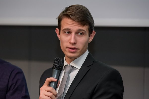 
	Никола Веселинов, оперативен директор и член на Съвета на директорите на Експат Асет Мениджмънт

