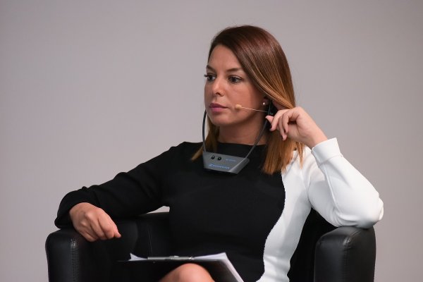 
	Симин Демокан, изпълнителен продуцент, Bloomberg News в Турция
