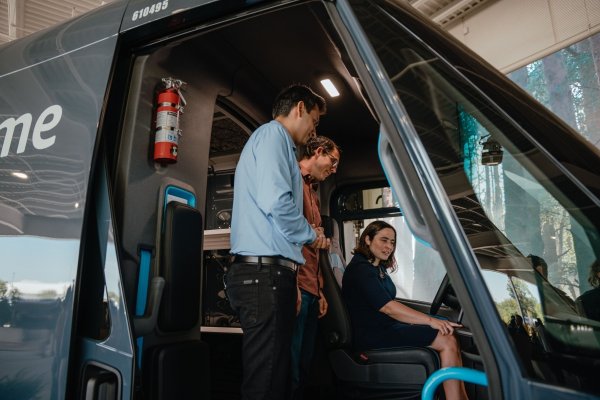 
	Снимки: Bloomberg LP
