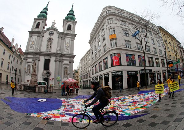 
	Цените тук възлизат на 478,2 долара/кв. фут/година
