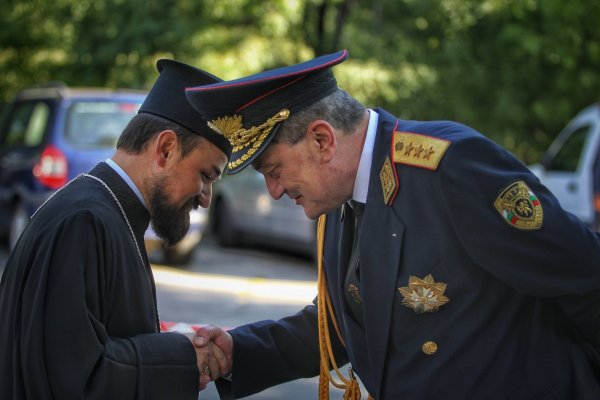 
	Президентът Румен Радев присъства в София на отбелязването на националния празник на пожарникарите в ГД &bdquo;Пожарна безопасност и защита на населението&rdquo;. Снимка: Димитър Кьосемарлиев, Investor Media Group
