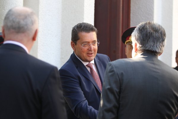 
	Президентът Румен Радев присъства в София на отбелязването на националния празник на пожарникарите в ГД &bdquo;Пожарна безопасност и защита на населението&rdquo;. Снимка: Димитър Кьосемарлиев, Investor Media Group
