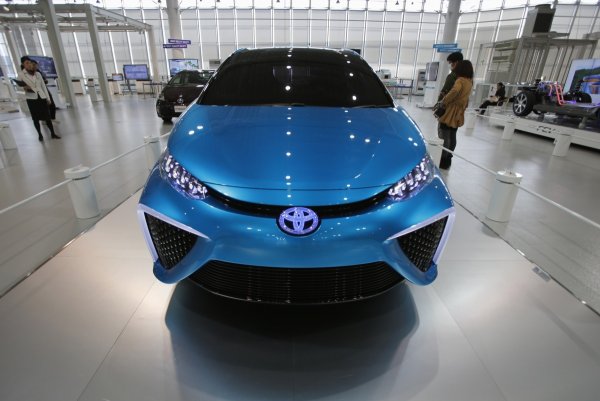 
	Японците не само продават най-много автомобили в света, но и с голяма разлика отчитат най-голяма печалба на продадена кола в масовия сегмент &ndash; по 1 558 евро при средна продажна цена от 19 985 евро. Маржът възлиза на 8,8 на сто, а с това е по-нисък от този на Hyundai.
