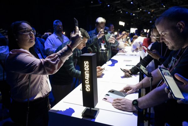 
	Снимки: Bloomberg
