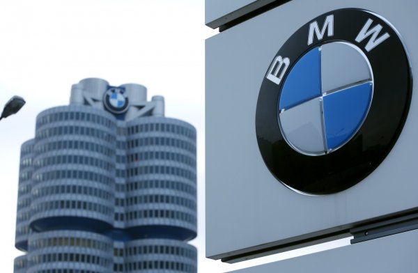 
	През 1916 г. Bayrische Motoren Werke AG (BMW AG) е основана от Карл Рап и Густав Ото. След Втората световна война като голям акционер в концерна влиза и индустриалната фамилия Кванд. BMW Group, дъщерно дружество на BMW AG, е една от най-големите корпорации в Германия.&nbsp;

	Снимка: Архив Ройтерс
