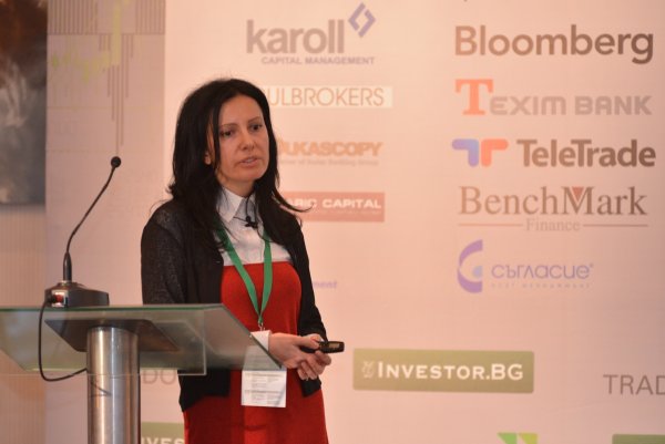 
	Елица Иванова (Булброкърс).
