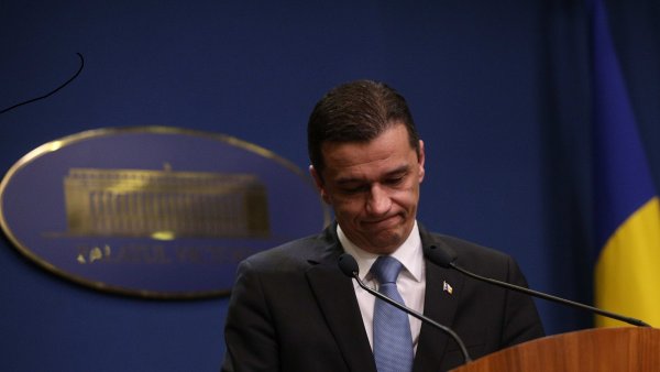 
	Премиерът Сорин Гриндяну.
