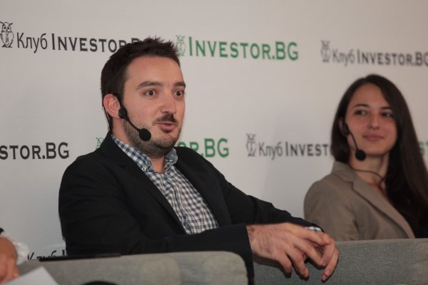 
	Борис Колев от CSR Bulgaria и Татяна Миткова от ClaimCompass

	Снимка: Димитър Кьосемарлиев, Investor Media Group
