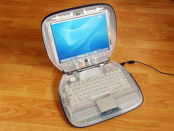 
	Веднага след iMac излиза iBook, като в конструкцията и на двете устройства са използвани прозрачни материали.
