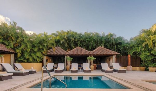 
	Cascade е мажоритарен собственик на Four Seasons в мексиканския Punta Mita. През 2013 г. компанията е платила 400 млн. долара за хотела.&nbsp;

	Снимка: Four Seasons
