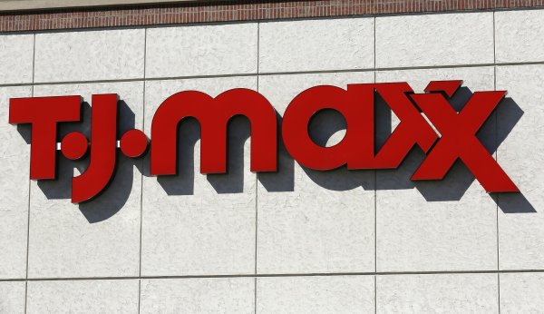 
	Приходи: 25,878 млрд. долара

	Третото място е за предприемаческата група TJX Companies. В Европа тя е известна преди всичко с дъщерната компания TK Maxx. Във фокуса на широката публика американците попаднаха през 2007 г., когато хакери откраднаха от базата данни на компанията около 46 млн. номера на кредитни и кредитни карти.
