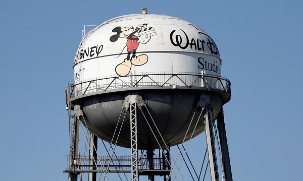 
	И Disney е по-надолу. Компанията от развлекателната индустрия има капитализация от 154 млрд. долара &ndash; стойност, която биткойнът мина миналата неделя.&nbsp;
