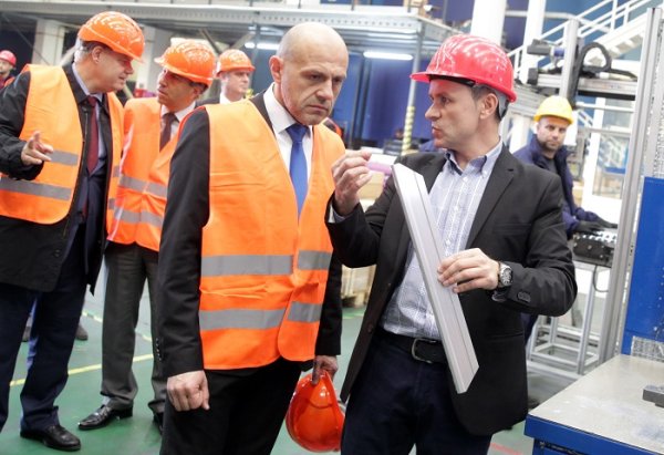 
	Българската асоциация на металургичната индустрия и компанията домакин ЕТЕМ организираха отбелязването на Деня на металурга. На събитието присъстваха вицепремиерът Томислав Дончев и кметът на София Йорданка Фандъкова.&nbsp;Снимка: БТА
