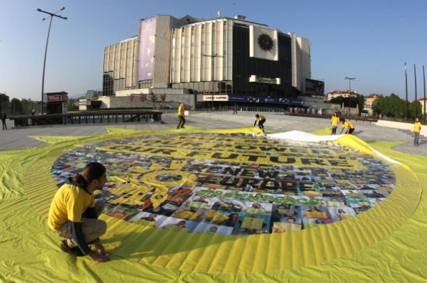 
	Акция на природозащитната организация &bdquo;Грийнпийс&ldquo;&nbsp; преди заседанието на енергийните министри в София с послание за подкрепа на чистата енергия.&nbsp;Снимка: Олег Попов, Investor Media Group
