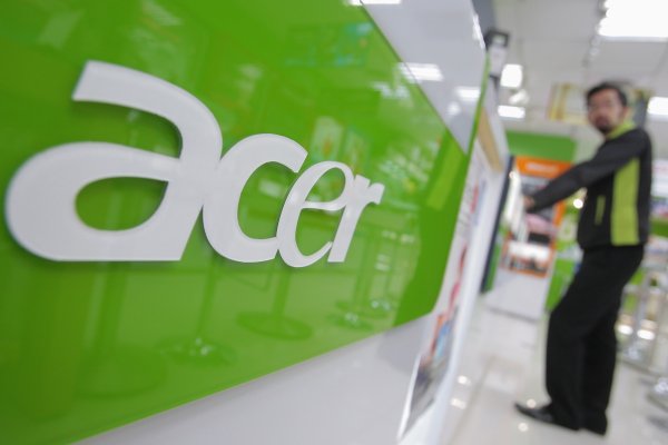 
	Компютърният производител Acer иска чрез спонсорството да спечели не само частни клиенти. За тайванците е по-важно да привлекат и корпоративни клиенти. &bdquo;Както можем да подкрепим най-голямото спортно събитие на годината, така можем да подкрепим и всяка една голяма корпорация&ldquo;, твърди маркетинговият директор Валтер Депелер. Азиатците ще закарат в Лондон 16 000 компютри и лаптопи, 1000 сървъра и 350 служители. 
