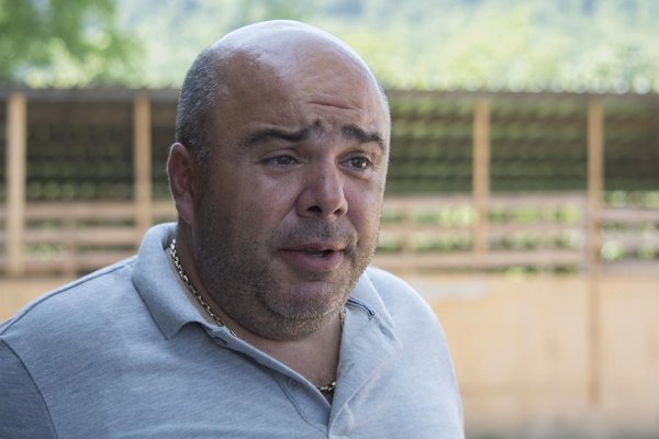 
	Александър Петров, собственик на ферма в село Добродан. Снимка: Надежда Бочева
