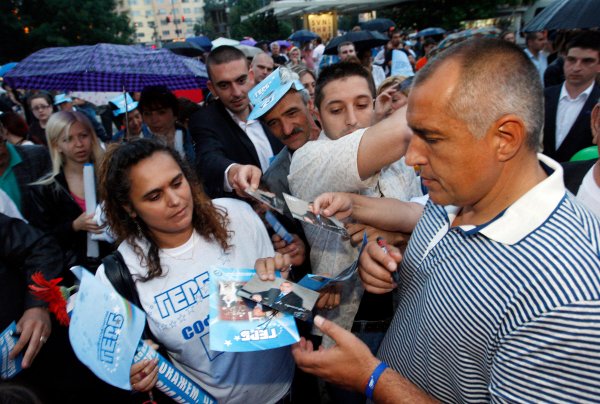 
	Дни преди изборите на 5 юли 2009 г. Борисов раздава автографи на последователи на ГЕРБ. Във всяко едно от публичните си участия той разпространява някои от идеите на групата и посочва, че ГЕРБ ще работи за стабилна финансова политика и икономически ръст в страната.
