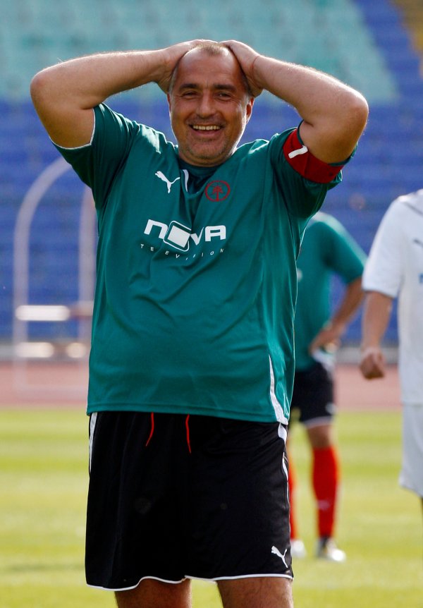 
	На кадъра Борисов участва на благотворителен футболен мач в София. Срещата се игра в края на септември 2009 г.
