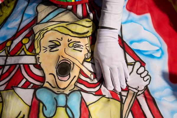 Снимка: EPA/Allison Dinner