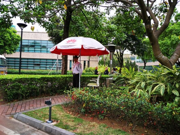 
	Пред входа на една от сградите на компанията.
