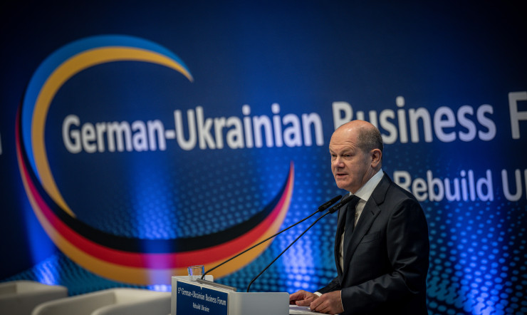 Шолц по време на германско-украински икономически форум в Берлин. Снимка: DPA