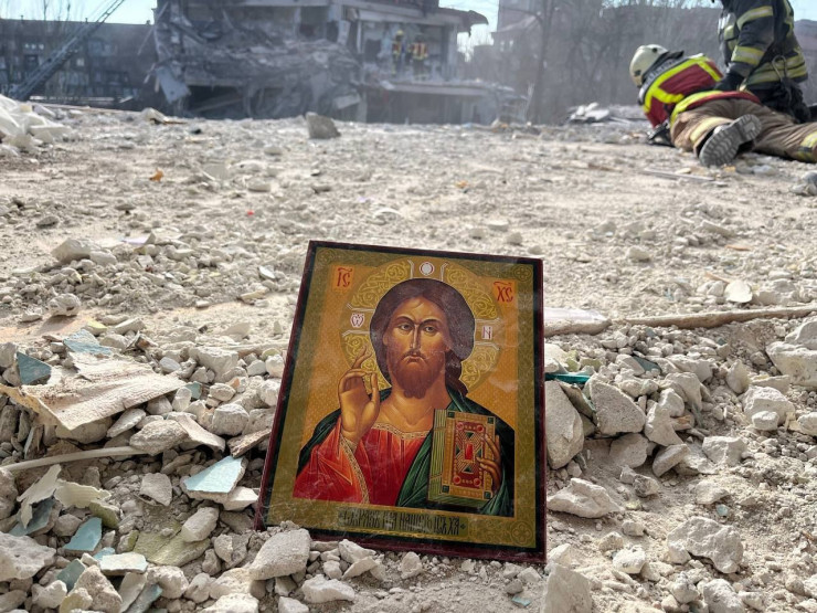 13 човека са загинали при руски обстрел над жилищна сграда в Запорожие. Снимка: Украински Генщаб 