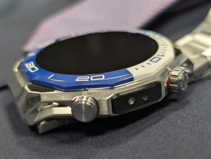 Huawei Watch Ultimate 2. Снимка: Елена Кирилова/Investor Media Group