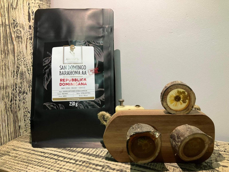 Под бранда "Хакеръ" се предлага и кафе. Снимка: Ростислав Петров