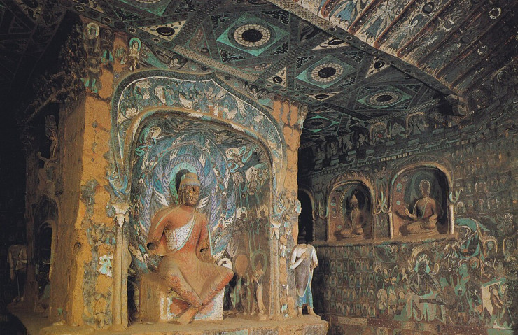 Скулптура и фреска в пещерите. Снимка: wikipedia.org