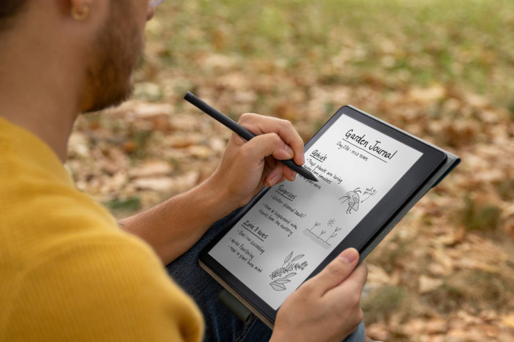 С новия Kindle Scribe, струващ 340 долара, можете да водите бележки по електронни книги. Снимка: Аmazon