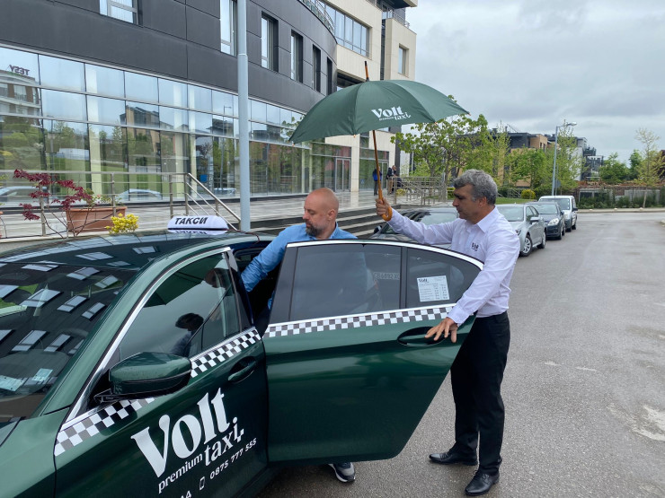 Снимка: Volt Premium Taxi