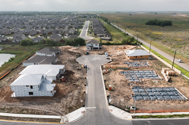 Остин, щата Тексас, където цените на жилищата сега намаляват, преживя сходен бум на жилищния пазар като Канада в последните години. Снимка: Jordan Vonderhaar/Bloomberg