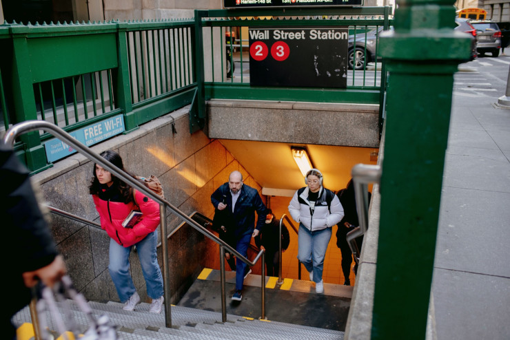 Wall Streeet получава името си заради дървена крепостна стена, която холандските заселници построяват през XVII в. Снимка: Bloomberg