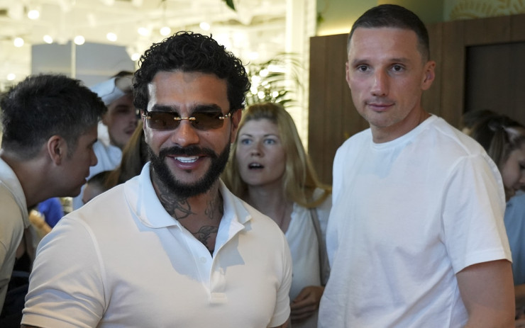 Тимати (вляво) и Антон Пинский. Снимка: Pavel Pavlov/Anadolu Agency via Getty Images