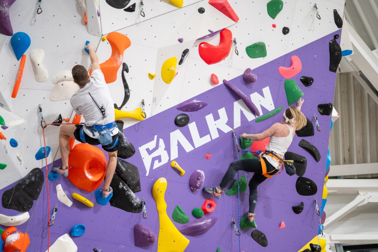 Световните шампиони от националния ни отбор Александра Тоткова и Николай Русев. Снимка: Зала Балкан