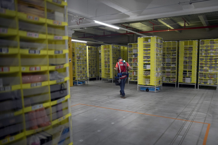 Така изглеждат складовете на Amazon в момента. Снимка: Brent Lewin/Bloomberg