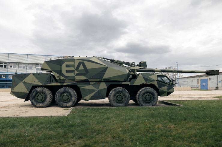 Самоходна гаубица Excalibur Army Dita пред завода на CSG в Щернберк, Чехия. Снимка: Bloomberg LP