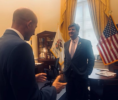 Заедно с конгресмен Брад Шнайдер, член на комисиите по външни работи и по търговия и данъчно облагане, Камара на представителите на САЩ