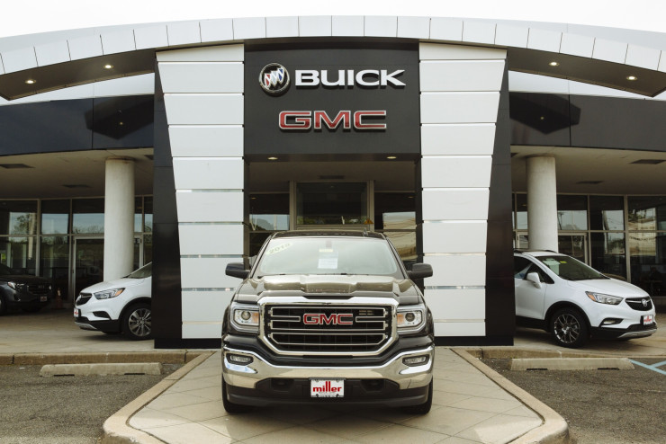 Почти всички дилъри на Buick продават и поне една от трите други марки на GM, най-вече GMC. Снимка: Angus Mordant/Bloomberg