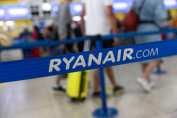 Ryanair съобщи, че пътниците продължават да са предпазливи при резервациите, което помрачава перспективите ѝ след летния туристически бум. Снимка: Chris Ratcliffe/Bloomberg