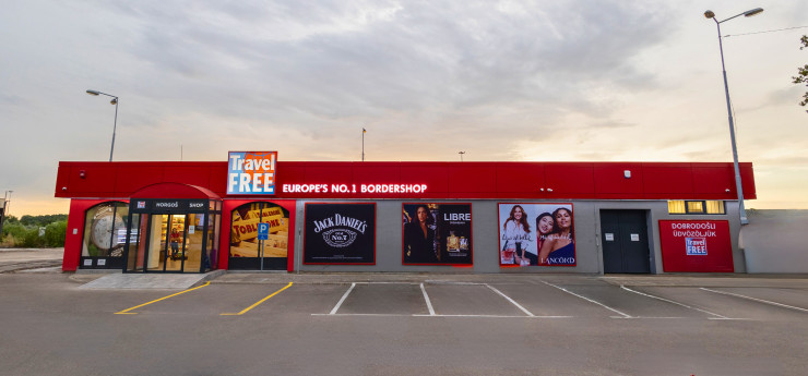 Магазин Travel FREE на граничен пункт „Хоргош 2". Изображение: Heinemann West Balkan