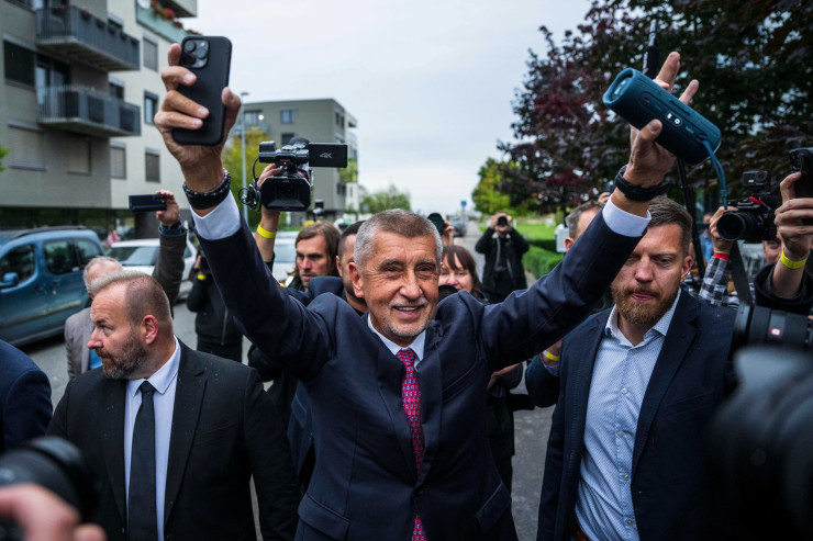 Андрей Бабиш празнува изборната си победа в началото на октомври. Снимка: Milan Jaros/Bloomberg