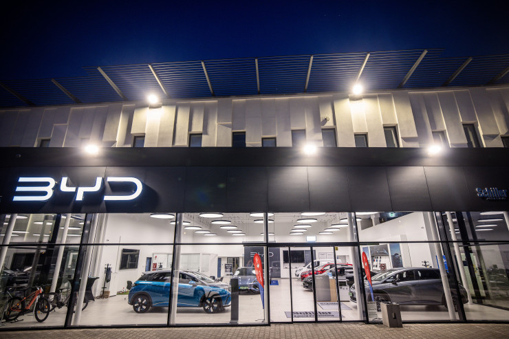 Шоурум на BYD в Будапеща. Снимка: Akos Stiller/Bloomberg