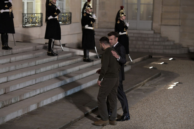 Макрон посреща Зеленски в Париж. Снимка: Nathan Laine/Bloomberg