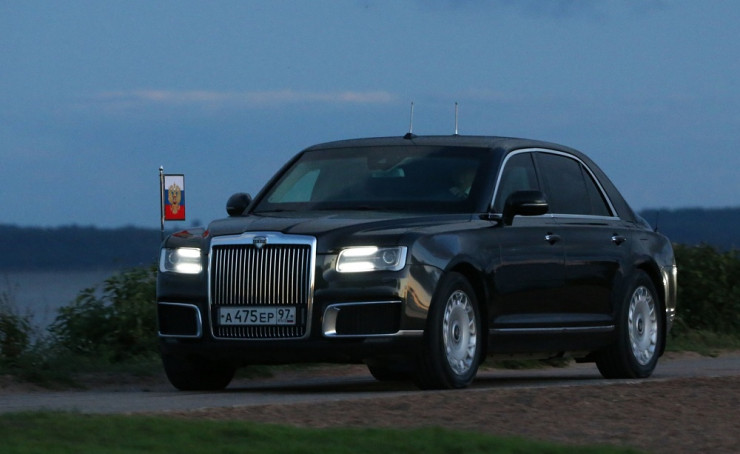 Ким Чен Ун получи специален подарък от своя нов приятел Владимир Путин. Снимка: Bloomberg