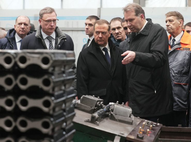  Военната икономика не може да е стабилна основа в дългосрочен план. EPA/YURI KOCHETKOV