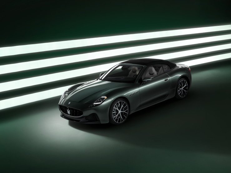 Снимка: Maserati GranCabrio 490 CV