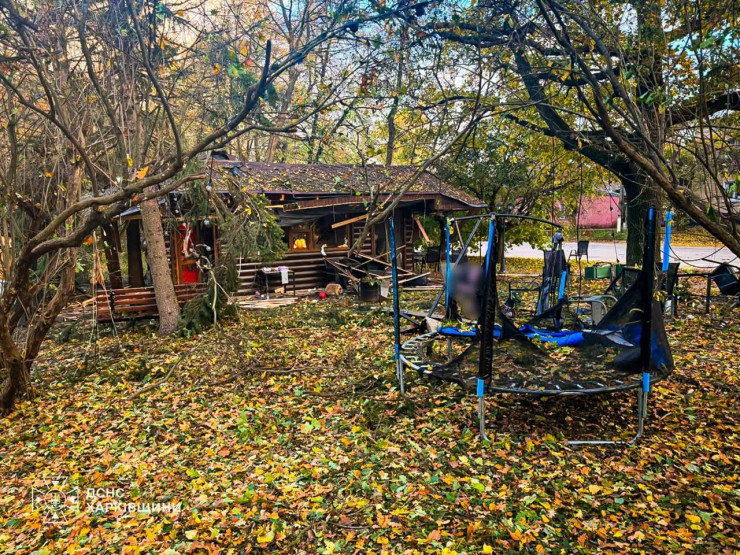 Паркът в Харков след удара с дрон на 19 октомври. Снимка: ДСНС Украйна