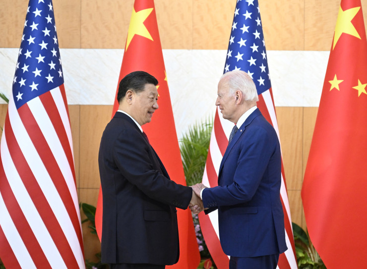  Си Дзинпин (вляво) и Джо Байдън (вдясно). Снимка: EPA/XINHUA /LI XUEREN CHINA OUT