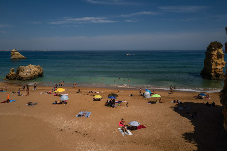 Богати чужденци инвестираха усилено в Португалия през последните години, включително около южното крайбрежие. Снимка: Жозе Сарменту Матуш/Bloomberg